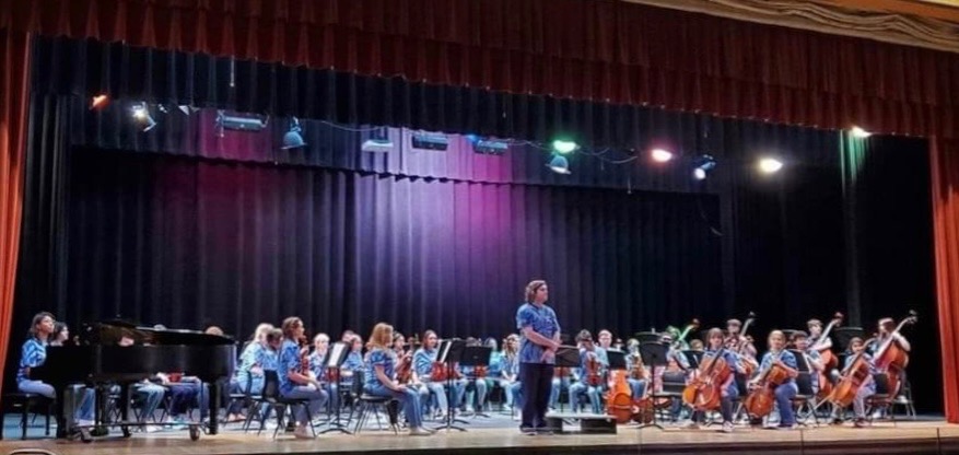 Western Branch orchestra students performing together